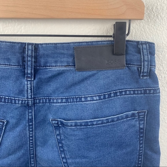 HUGO BOSS MEDIUM WASH MENS SKINNY JEANS - Picture 4 of 7